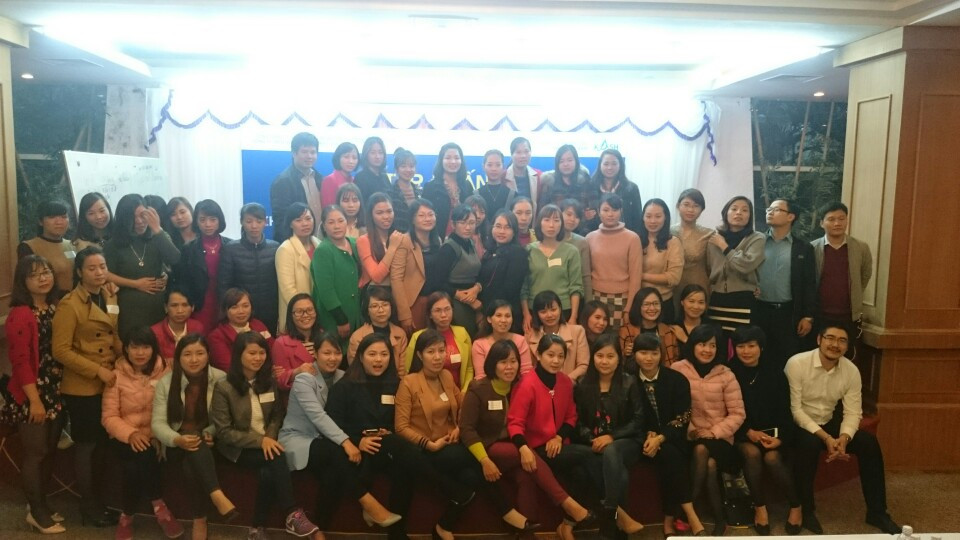 Tất cả học viên chụp ảnh kỷ niệm cuối khóa