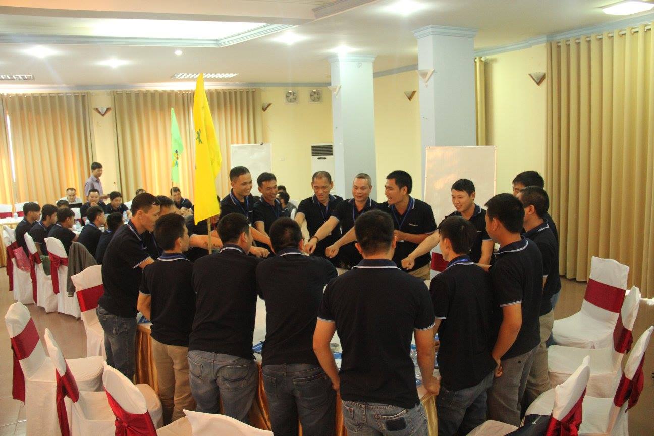 Tinh thần đoàn kết của mỗi nhóm được thể hiện ngày một cao qua mỗi một phần thi