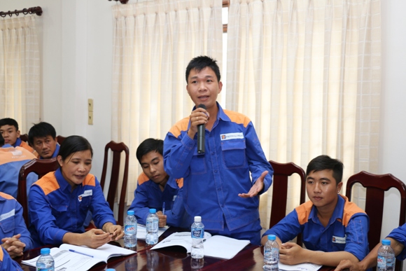 Học viên phát biểu và đưa ra cách xử lý tình huống thực tế tại CHXD