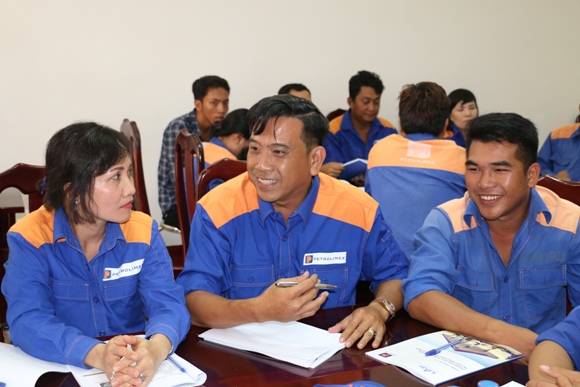 Các học viên tham gia thảo luận sôi nổi nhiệt tình