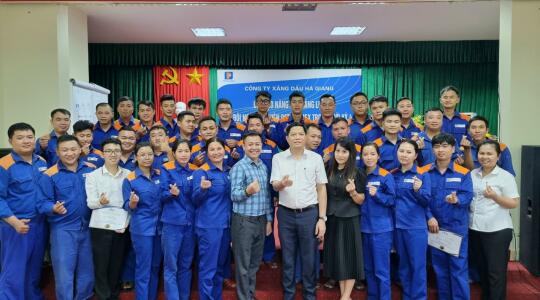 NÂNG CAO NĂNG LỰC CHO ĐỘI NGŨ NHÂN VIÊN PETROLIMEX HÀ GIANG TRONG THỜI KỲ 4.0